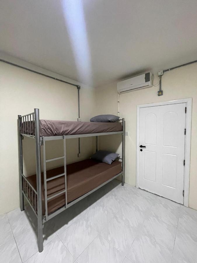 Ommi Hostel Сент Джулианс Экстерьер фото