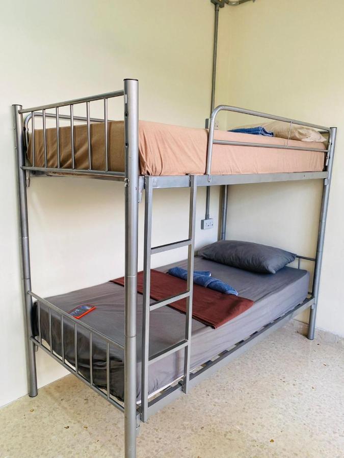 Ommi Hostel Сент Джулианс Экстерьер фото