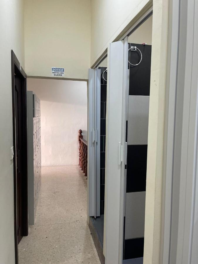 Ommi Hostel Сент Джулианс Экстерьер фото